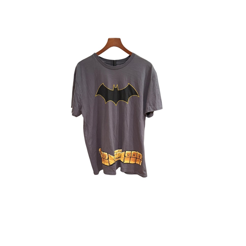Batman Kids Graphic T-Shirt with Attached Cape Gray Short Sleeve XL DC Comics‎
